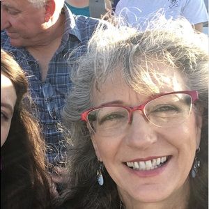 Meet your Posher, Victoria